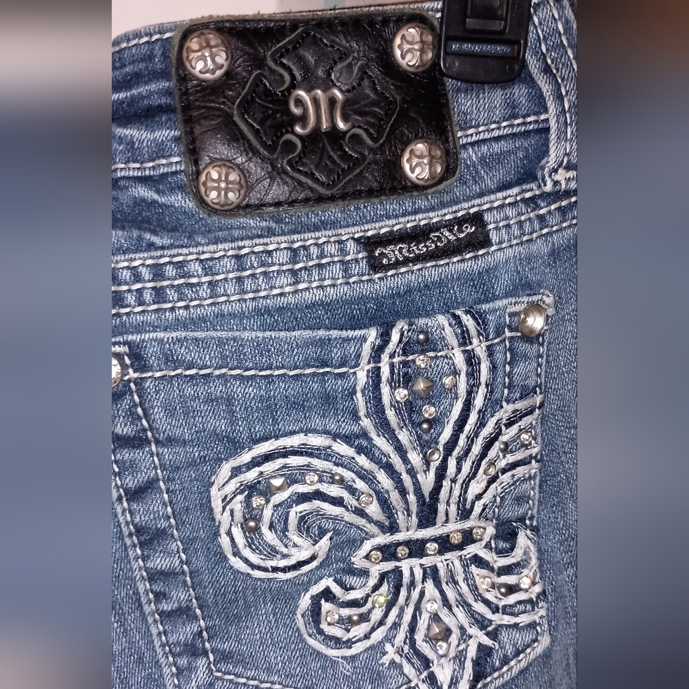 Miss Me Fleur de Lys Pocket Jeans Size 27 Boot